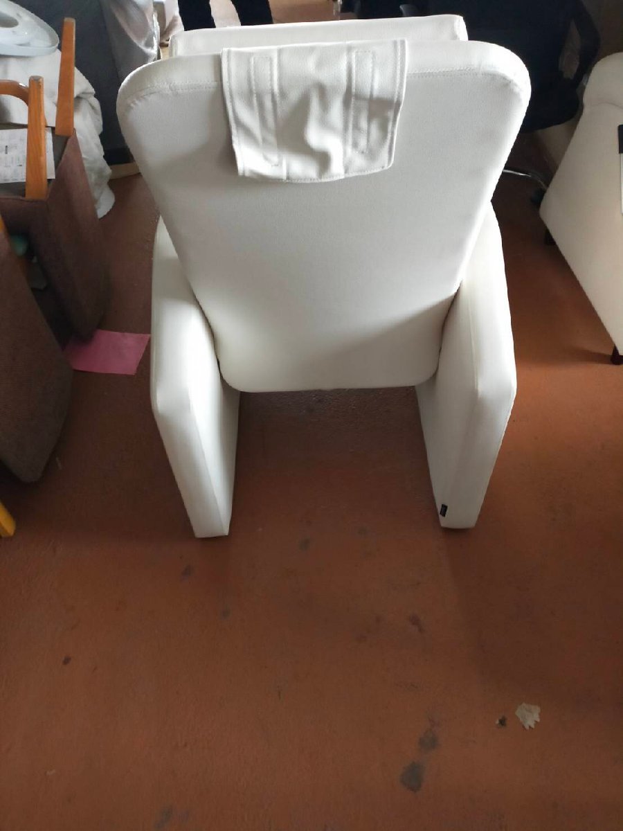 ■タカラベルモント　高級リクライニングチェア　ソファー　ホワイト　サロン椅子　 ネイルサロン美容理容サロン向け　【C0210Z11BH】