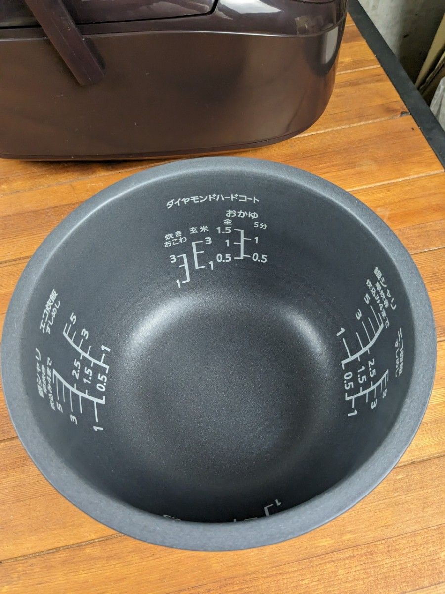 2022年製】パナソニック IH炊飯ジャー 炊飯器5 5合 SR-HVD1000 2022年製】パナソニック IH炊飯ジャー 炊飯器5 5合 SR-HVD1000