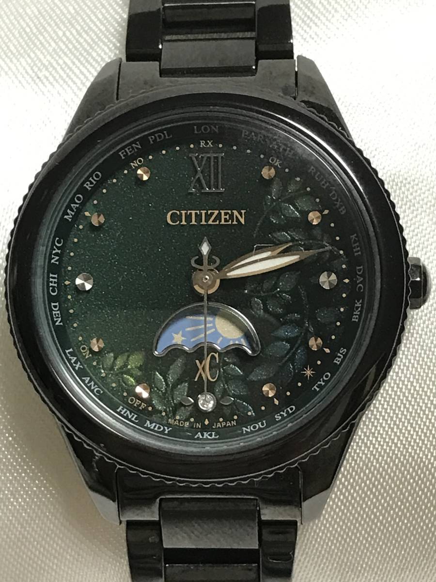 【美品】シチズン クロスシー レディース エコ・ドライブ電波時計 XC LIGHT in BLACK 2022 GREEN EDITION 世界限定1500本 EE1007-59W_画像3