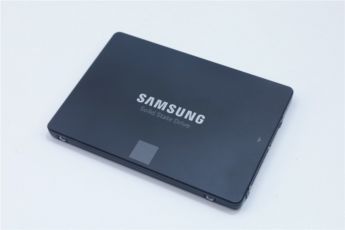 耐久性優秀 データ消去済 SSD500GB SATA 2.5 インチ SAMSUNG 860 EVO V-ANAD SSD SSD 500GB 中古動作確認済み　7mm 厚さ　信頼性重視_画像3