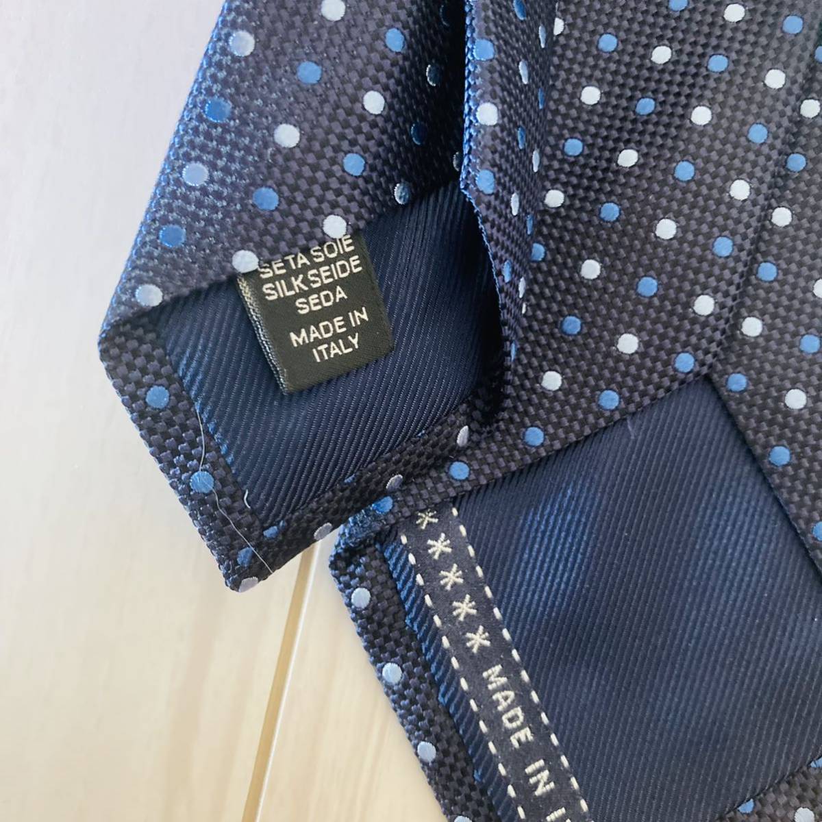 ★極美品★ エルメネジルドゼニア Ermenegildo Zegna ネクタイ メンズ NV シルク 100% ドット ネイビー ブルー 青 イタリア製_画像5