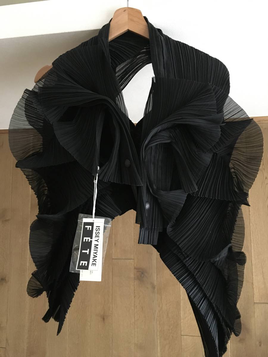 日本産】 イッセイミヤケISSEY MIYAKE 【レディース】 黒M位 プリーツ