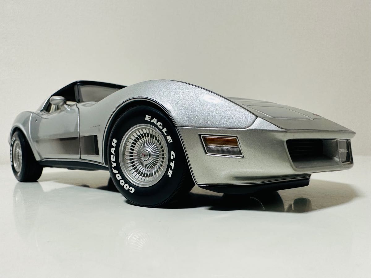 AutoArtオートアート/'82 Chevyシボレー Corvetteコルベット C3 AutoArtオートアート/'82 Chevyシボレー Corvetteコルベット C3