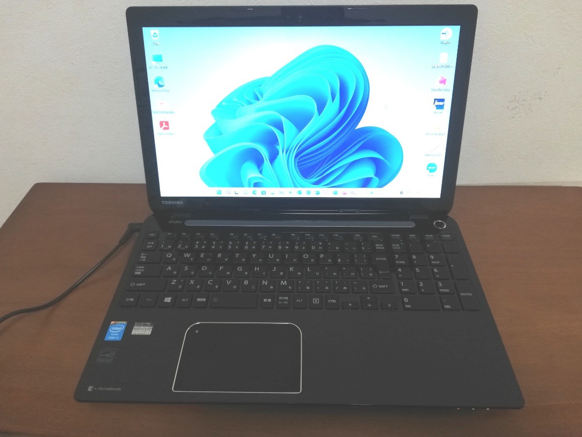 肌触りがいい 極上美品、新品SSD、爆速仕様、i3、メモリ8GB、SSD256GB