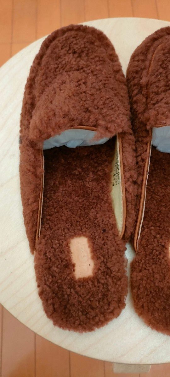 未使用/新品ムートンレディース サンダル スリッパー  シープスキン ふわもこファーUGG