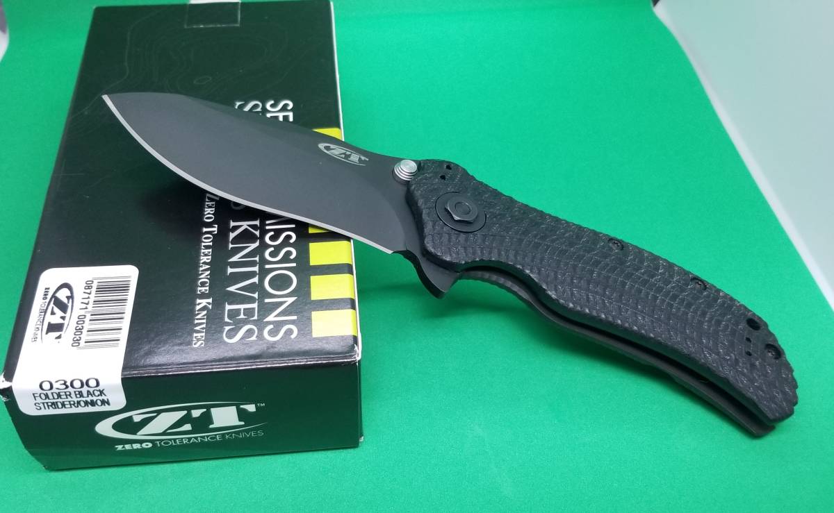 Zero Tolerance　ゼロトレランス　フォールディングナイフ　ZT0300 オールブラック　折りたたみ　【未使用】【廃番】