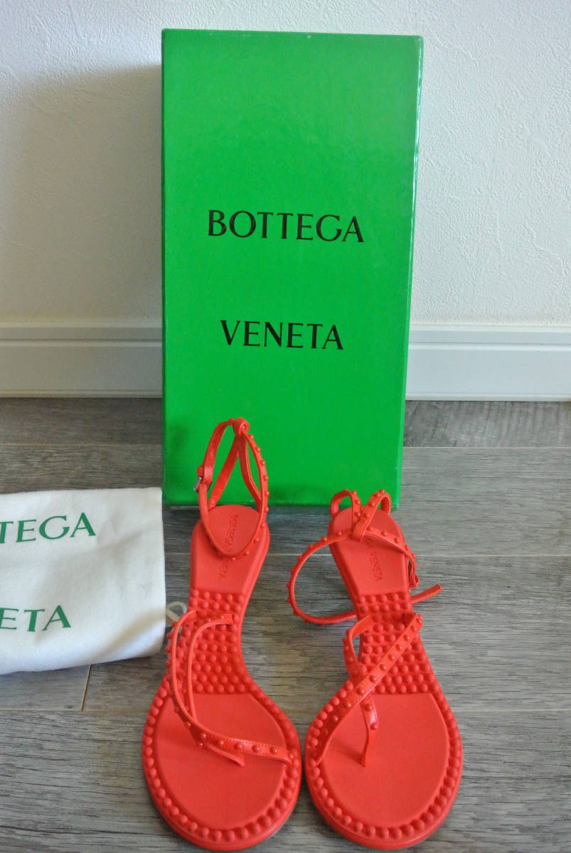 新品未使用　BOTTEGA VENETA ボッテガヴェネタ ゴム ミュール レザー サンダル 35 イタリア製 レッド 正規品_画像2