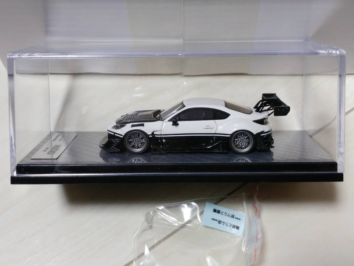 1/64 YMモデル x Diecast factory トヨタ GR86 ツートン仕様 レジン_画像2