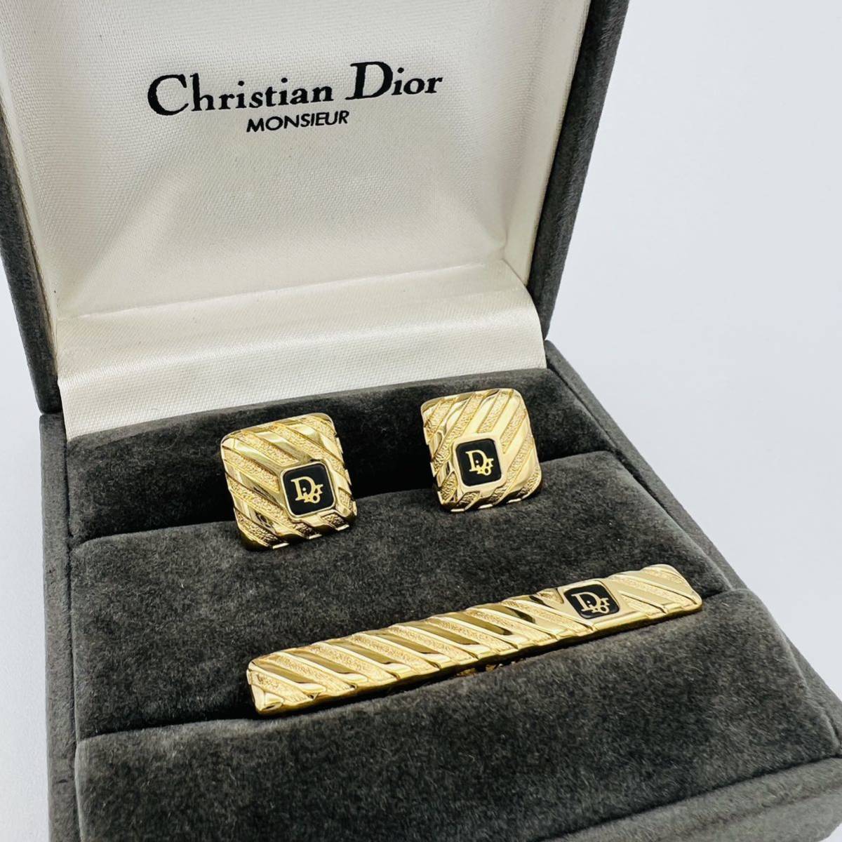 プレゼントを選ぼう！ Christian Dior クリスチャンディオール