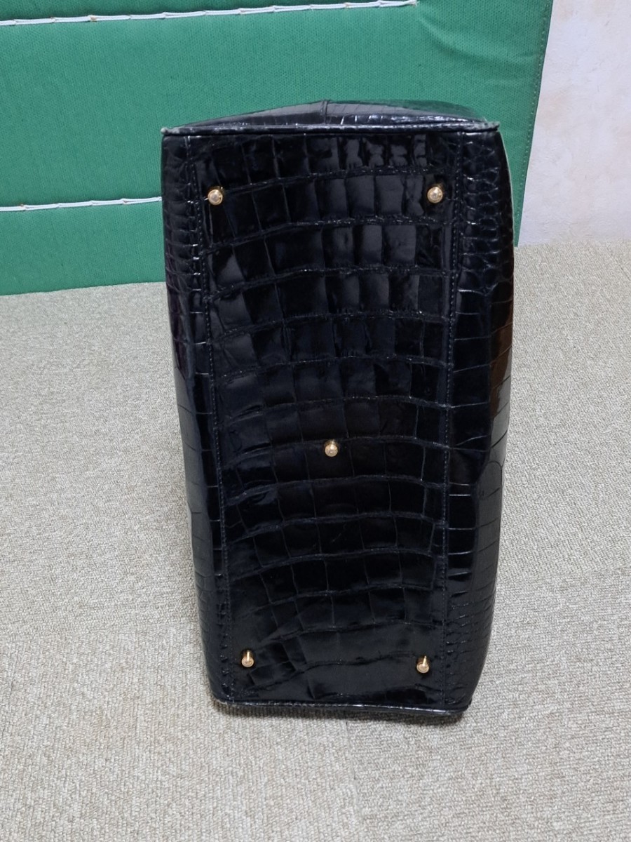 GENUINE CROCODILE SKIN　クロコダイル　 ワニ革 ドクター バッグ ハンドバッグ レディース カラー　ブラックサイズ36cm×17cm×22cm_画像8