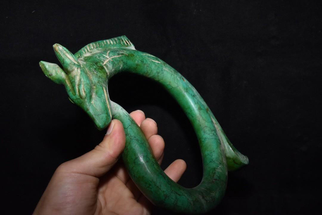 紅山文化 緑松石彫りの豚龍 置物-