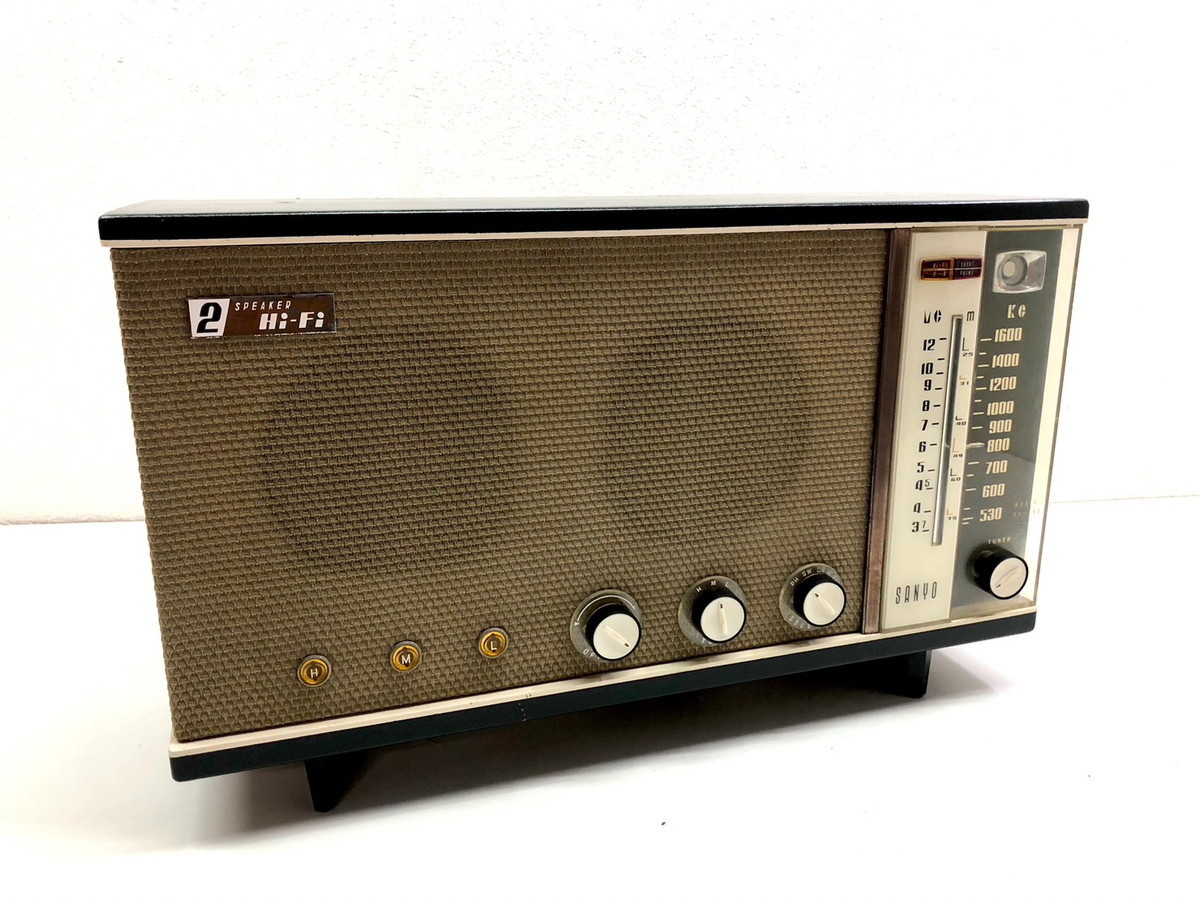 □□18109-B12 SANYO サンヨー 真空管ラジオ SF-680 アンティーク 昭和