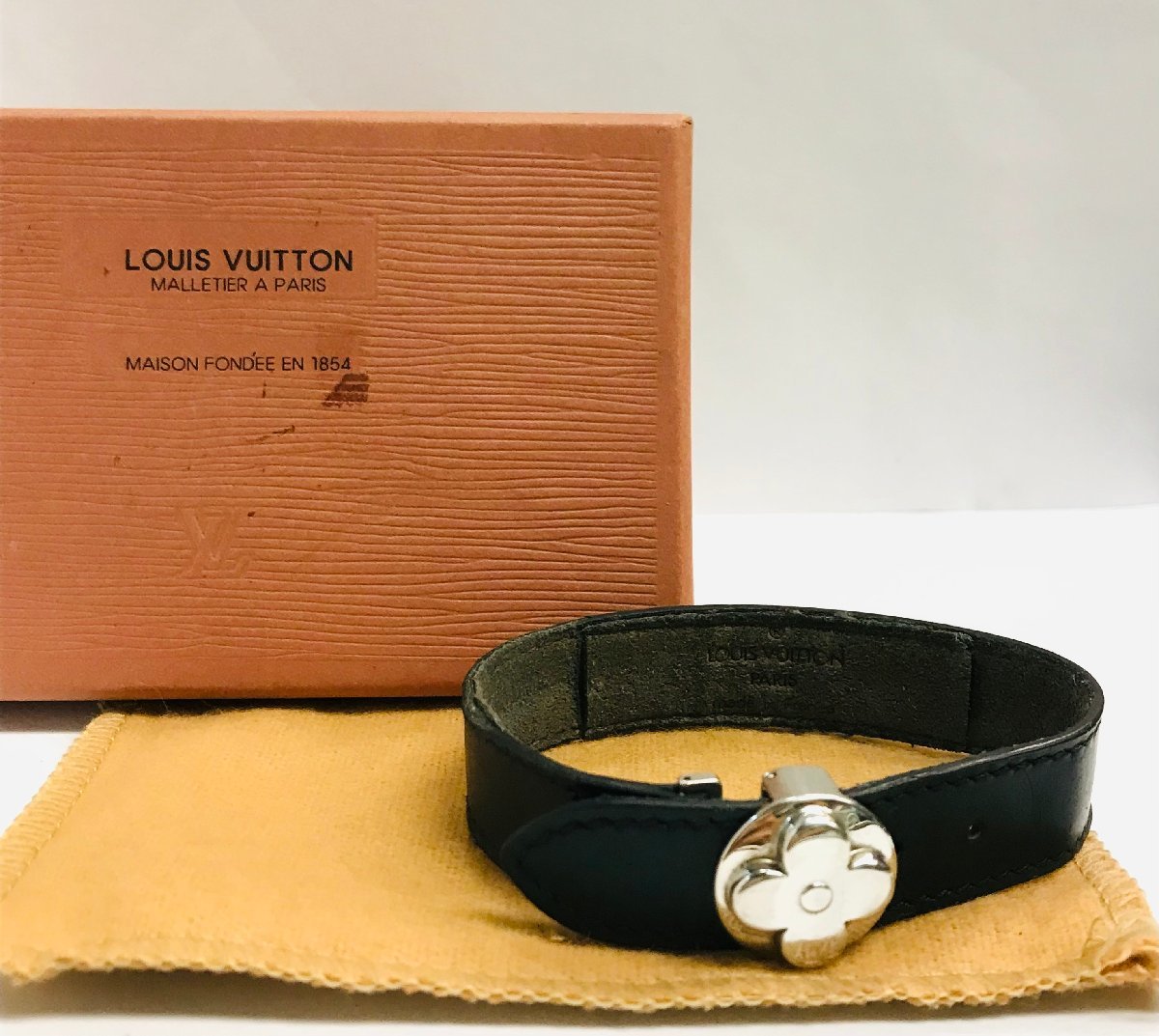 新作入荷!!】 qob.YVA01 Louis Vuitton ルイヴィトン レザー