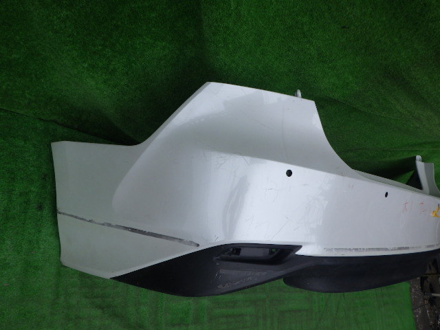 AXVH70 Camry оригинальный задний бампер задний белый жемчуг 52159-33390 нижняя часть есть 