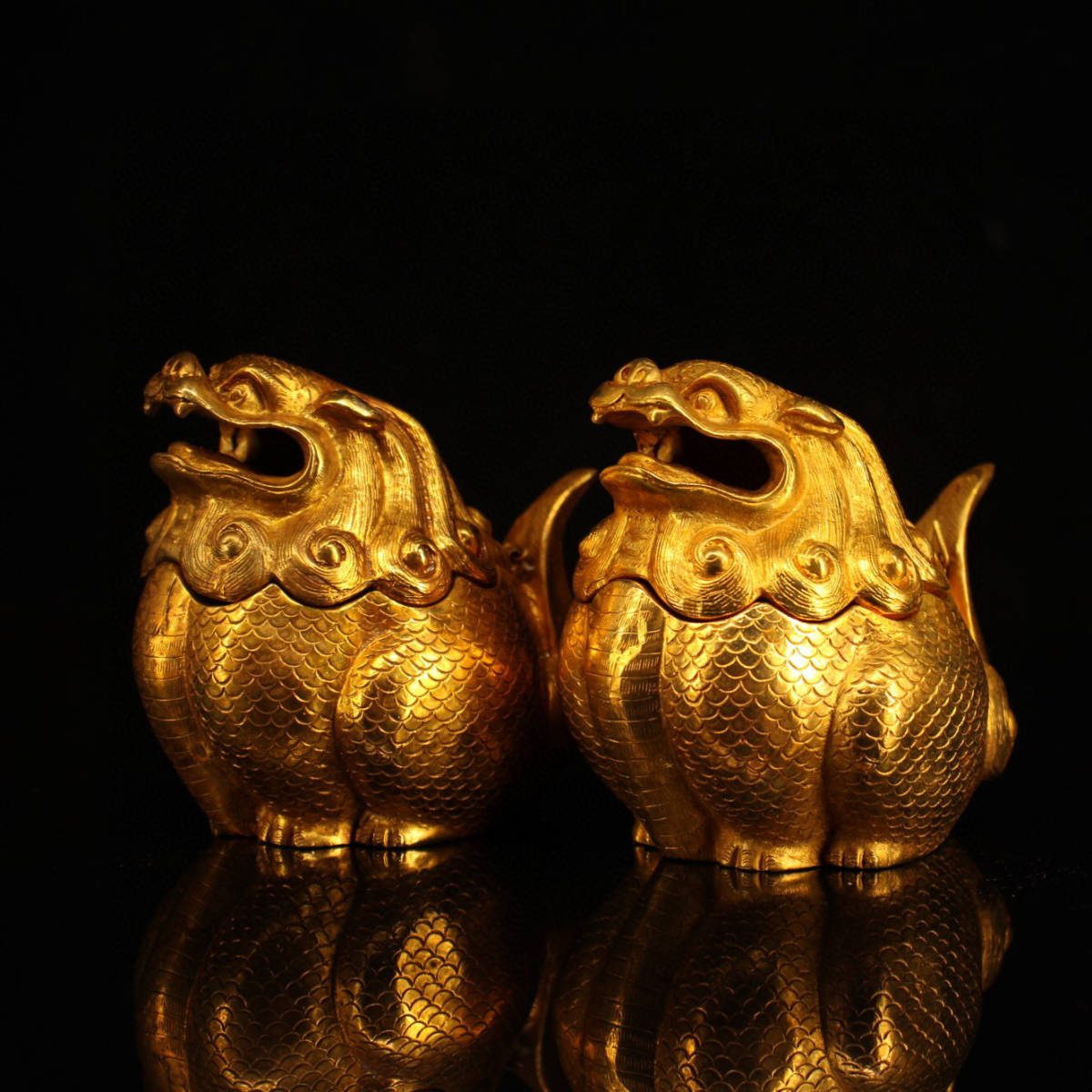 蔵友館蔵品・銅製・塗金・望天獣熏香炉一對】・希少珍品・置物・賞物