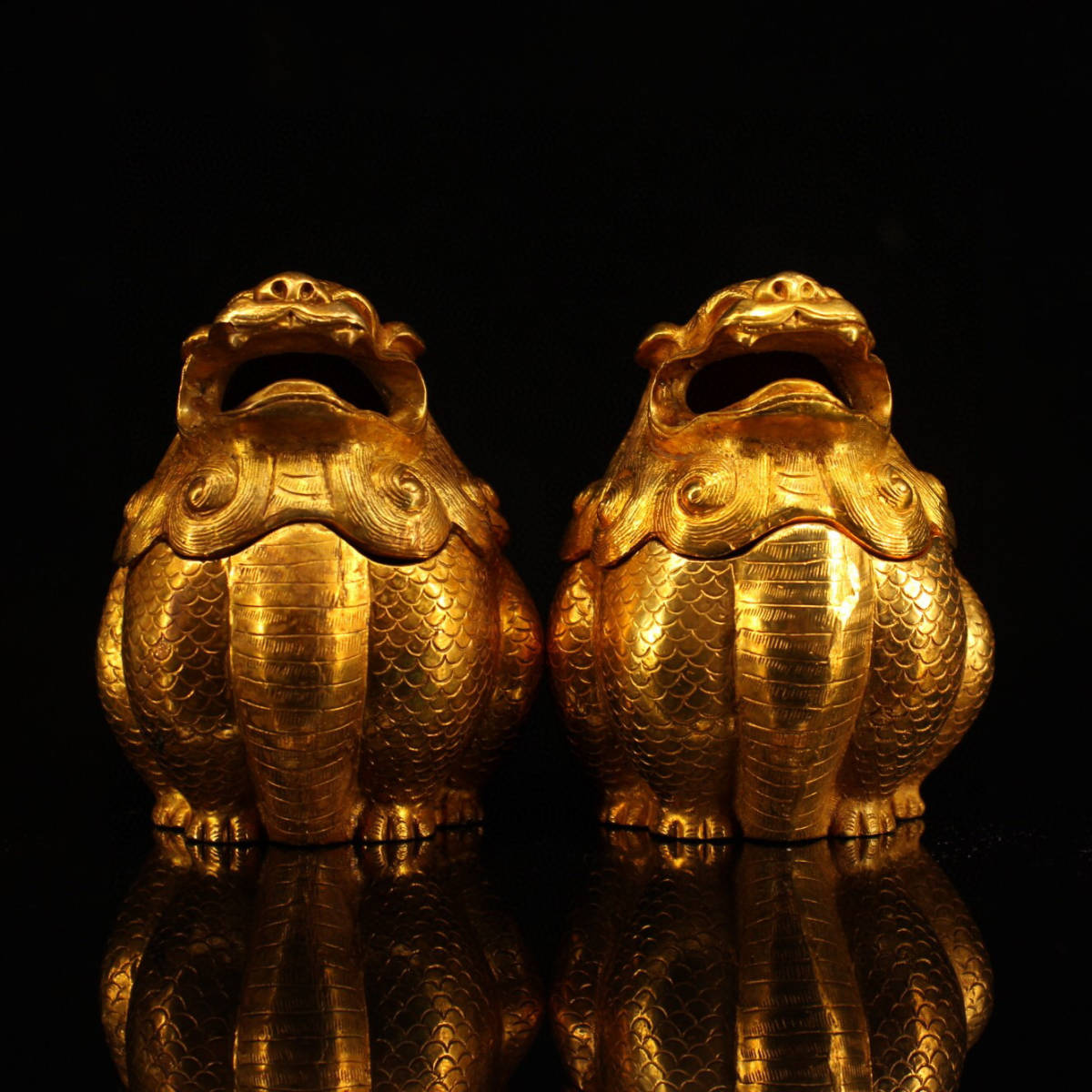蔵友館蔵品・銅製・塗金・望天獣熏香炉一對】・希少珍品・置物・賞物
