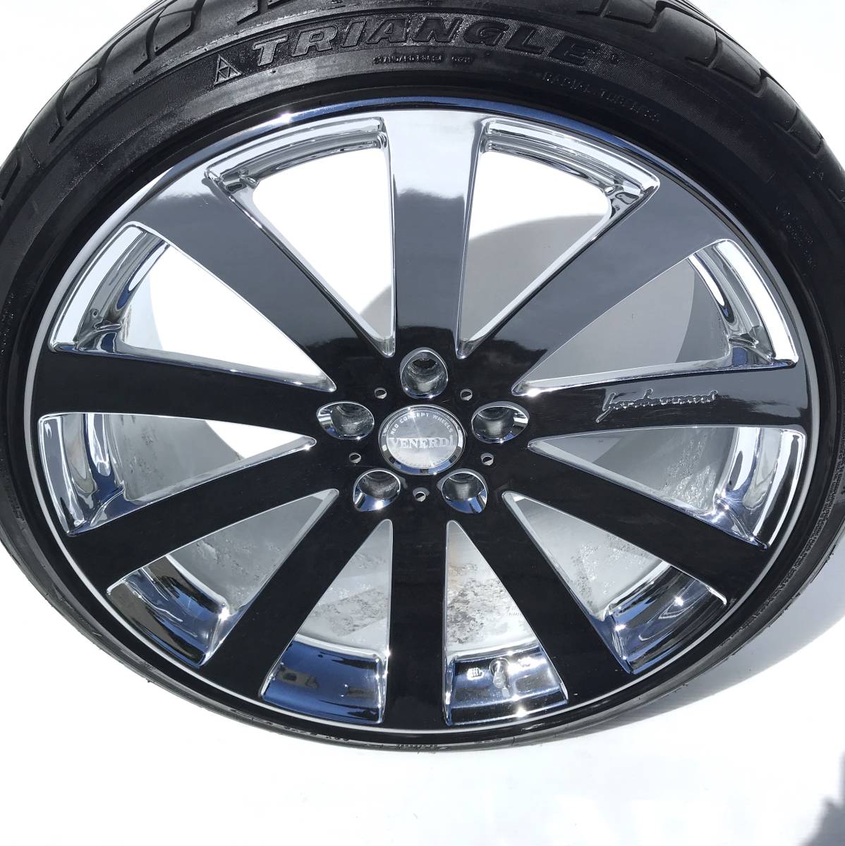 コンケイブ 8.5j/9.5j 20インチ ヴェネルディ エレボラーニ コンケイブ 8.5j/9.5j 20インチ ヴェネルディ エレボラーニ