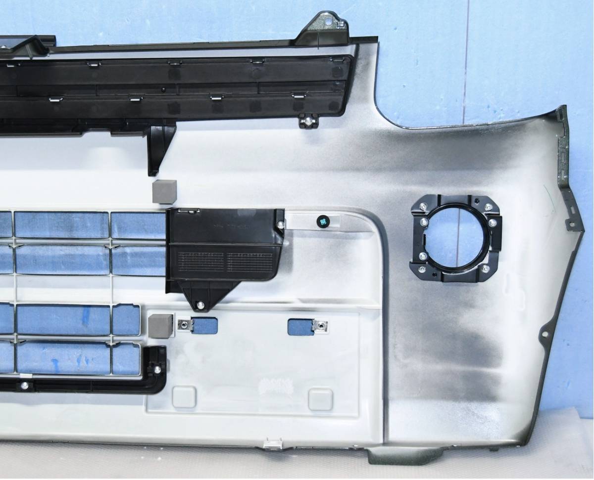 新車外し  エブリイ バン 純正 フロント バンパー OPフォグ穴付き