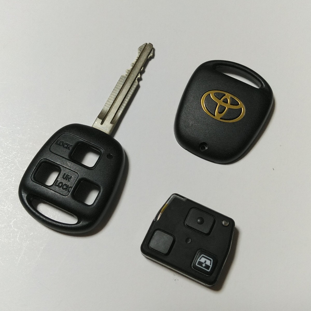 [ бесплатная доставка ] не использовался ( запасной хранение )! Toyota оригинальный дистанционный ключ [ Hilux Surf (210 серия /215 серия )][3 кнопка / основа 35010/L печать ] рабочее состояние подтверждено .!