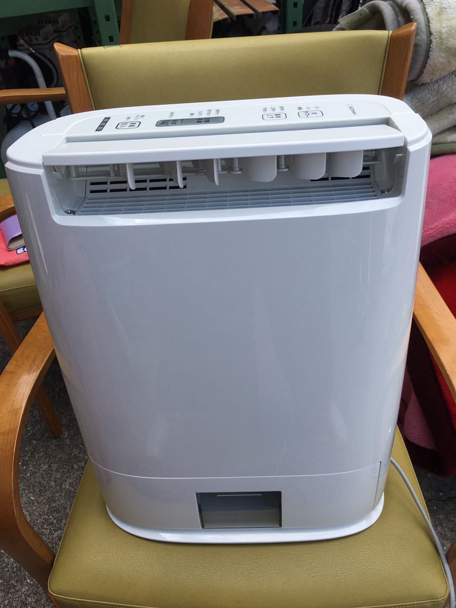  beautiful goods Panasonic Panasonic F-YZR60 clothes dry dehumidifier white 18 year made dryer dehumidifier present condition selling out *