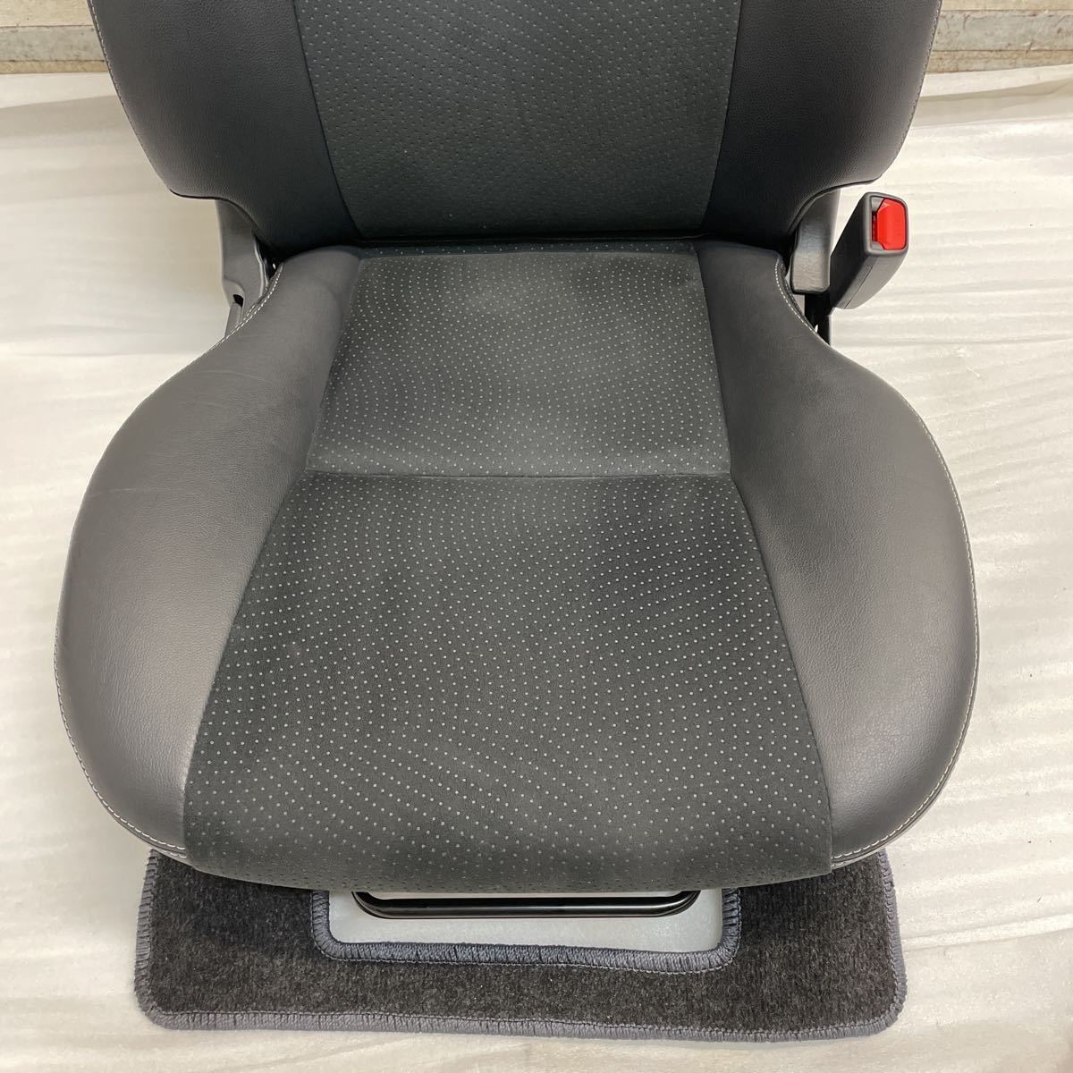 新車外し.超美品☆200系 ハイエース ダークプライムⅡ☆純正ハーフ