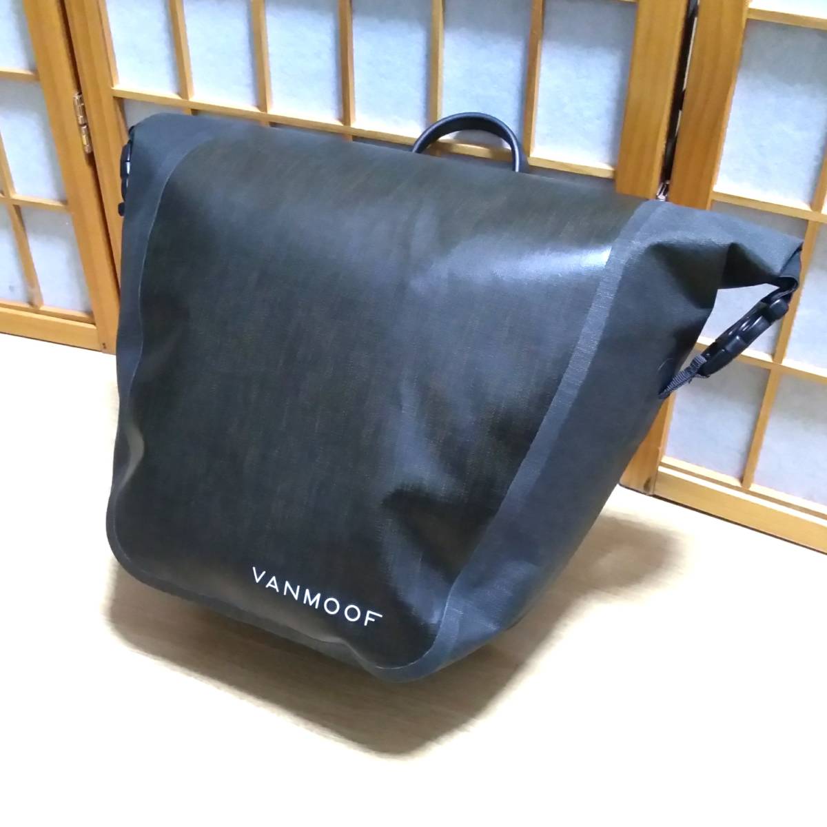かわいい~!」 送料込:Vanmoof純正 小型自転車用バッグ パニアバッグ