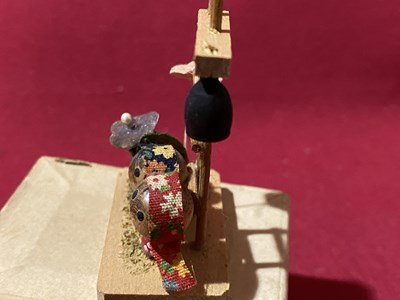 ｃ〇**　ミニ こけし　箱付き　はしご　鐘　花　コケシ　KOKESHI　民芸品　お土産　置き物　飾り　雑貨　/　B19上_画像4