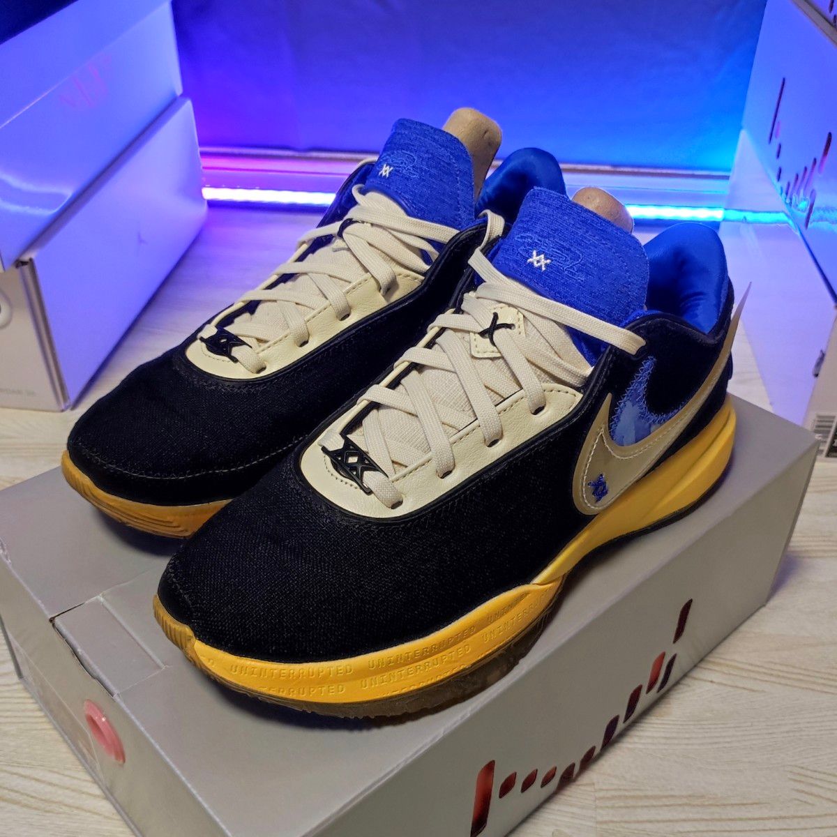 NIKE】UNINTERRUPTED × LEBRON XX