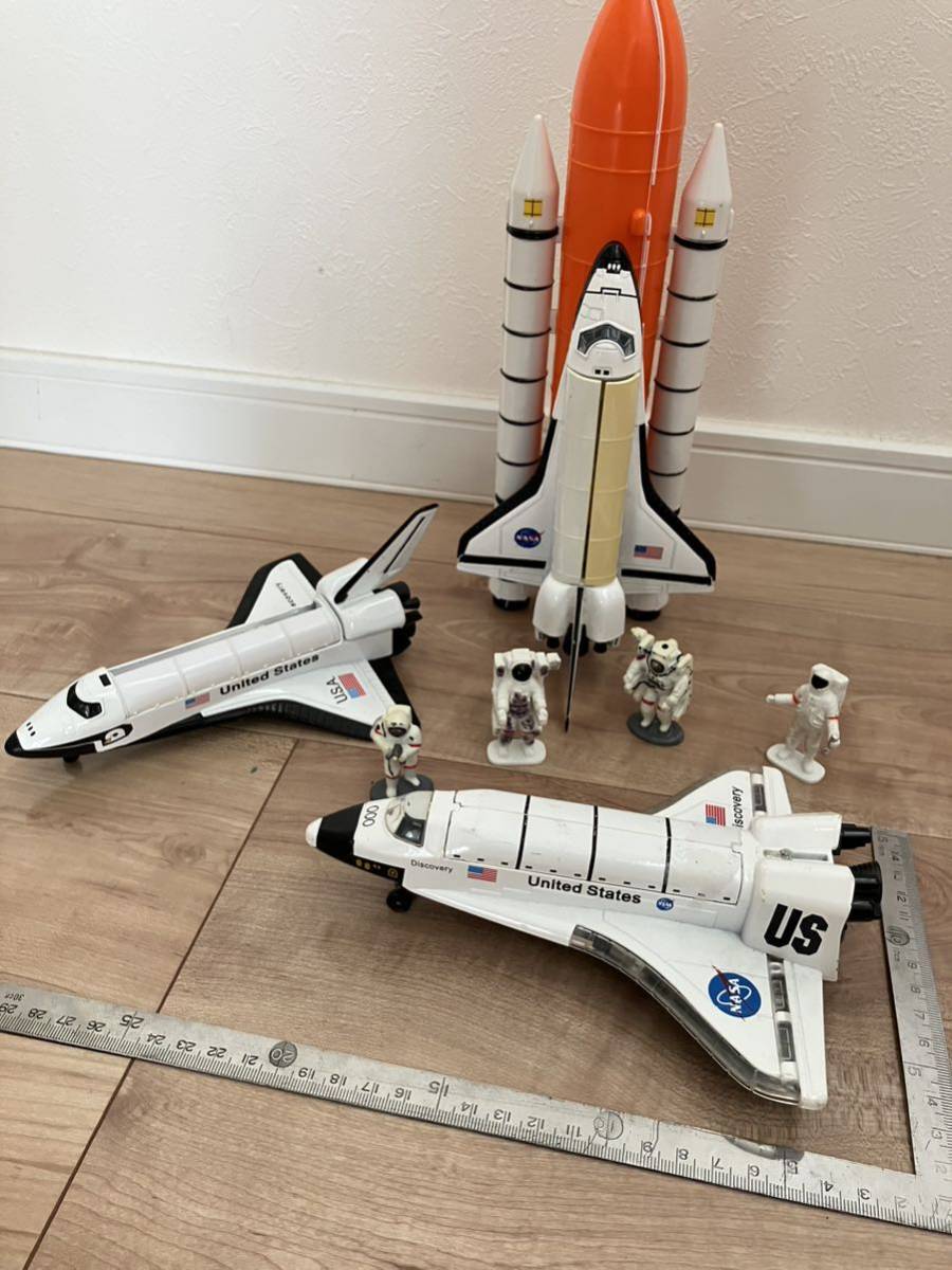 U.S.A. NASA ディスカバリー スペースシャトル 模型 おもちゃ 宇宙飛行士 ブースター