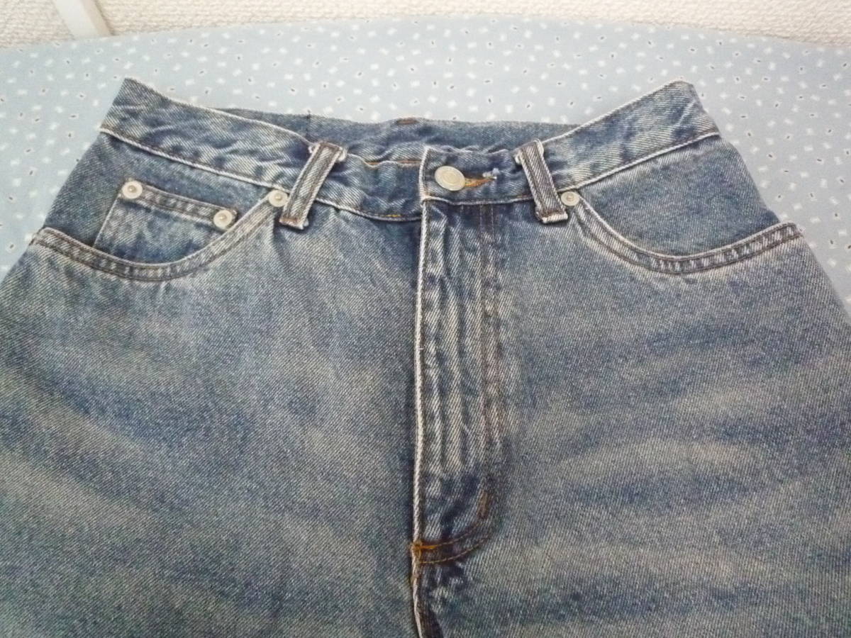 ★　レディース　C・A・T Jeans　デニム　ハーフパンツ　裾カットフリンジ　（ W ６４ ）_画像2