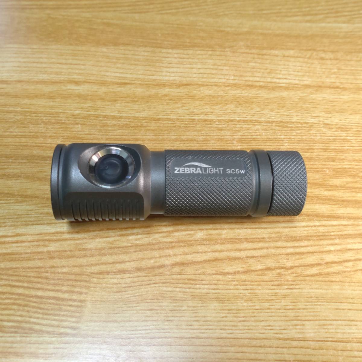 ZEBRALIGHT SC5w 単三 500ルーメン AA EDC フラッシュライト 懐中電灯_画像1