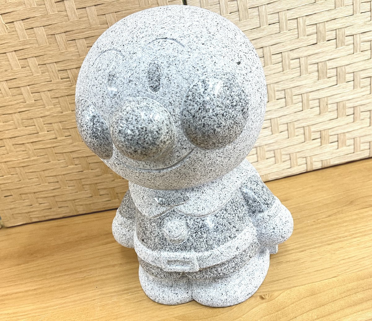 ■ 展示品 TAKAO 御影石 スタチュー アンパンマン 置物 30cm 立姿 ★の画像3