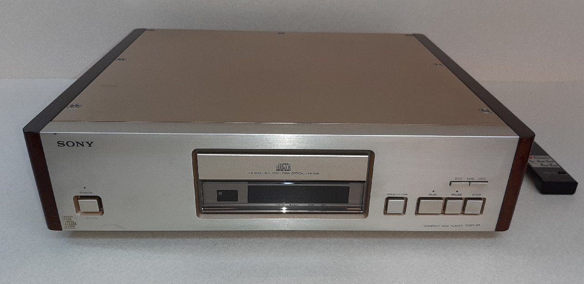 09S75■SONY　CDプレーヤー　CDP-R1　リモコン付き■_画像1