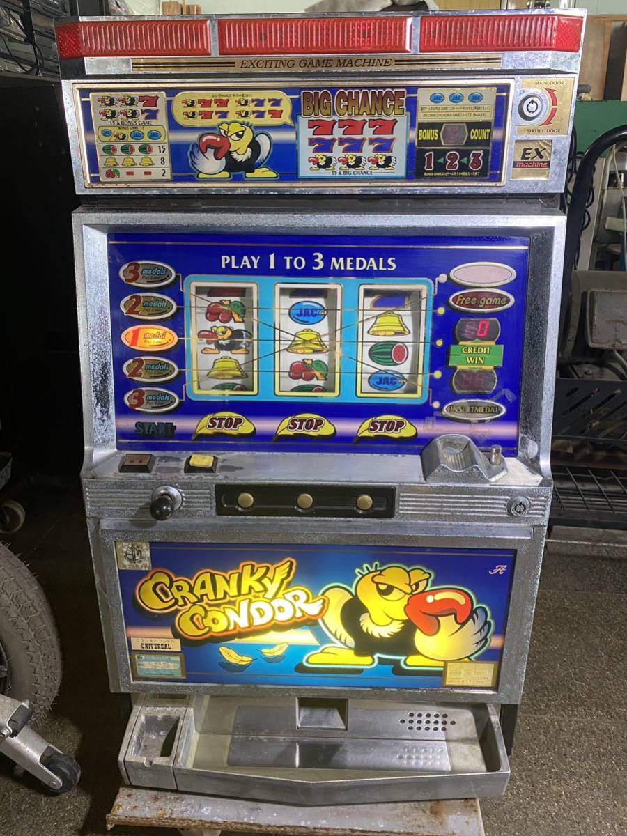 CRANKY CONDOR UNIVERSAL Clan key Condor slot machine retro 