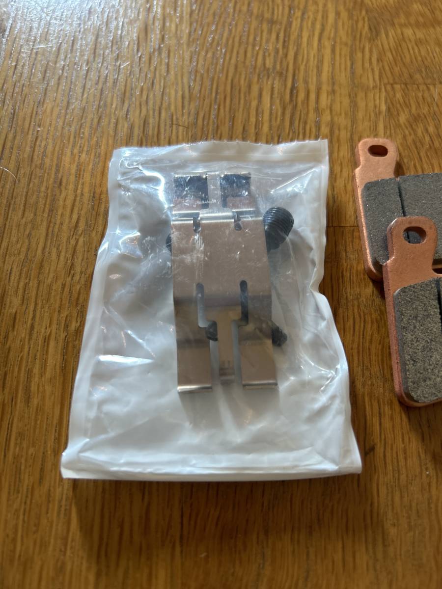  new goods unused Harley original front brake pad 41300102 15 year on and after Softail FXBR FXFB FXBB FXLR FLHC FLSB FLSTF FXSB FLSTC