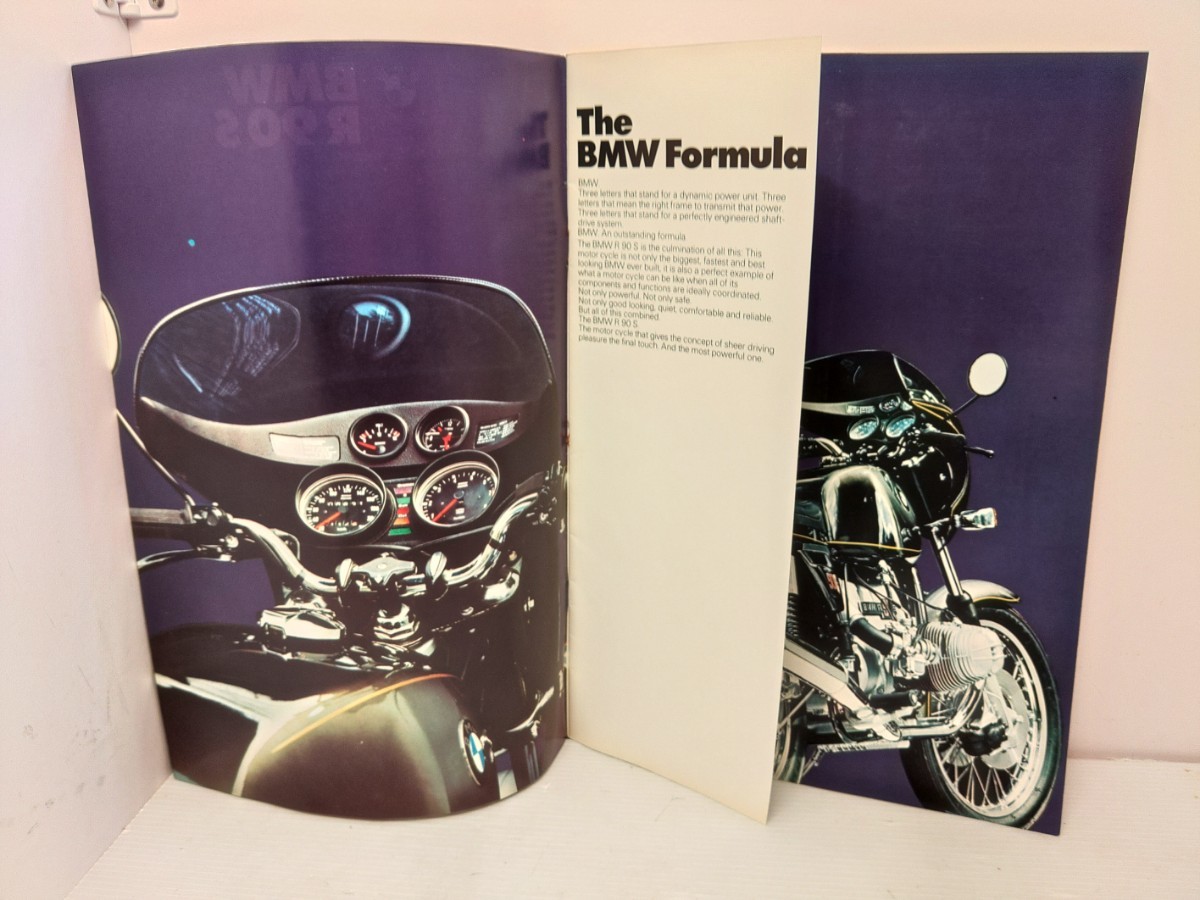 ●BMW R90S★カタログ★オリジナル英語版★全10ページ★1973〜1976年に発行されたと思われるが、時期不明★ワンオーナー★50年前の商品_1〜2ページ