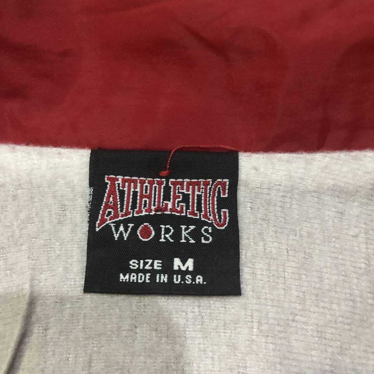 即決・輸入古着・ビンテージ・ＵＳＡ製・ATHLETIC WORKS社のナイロンコーチジャケット・Ｍ・赤_画像4