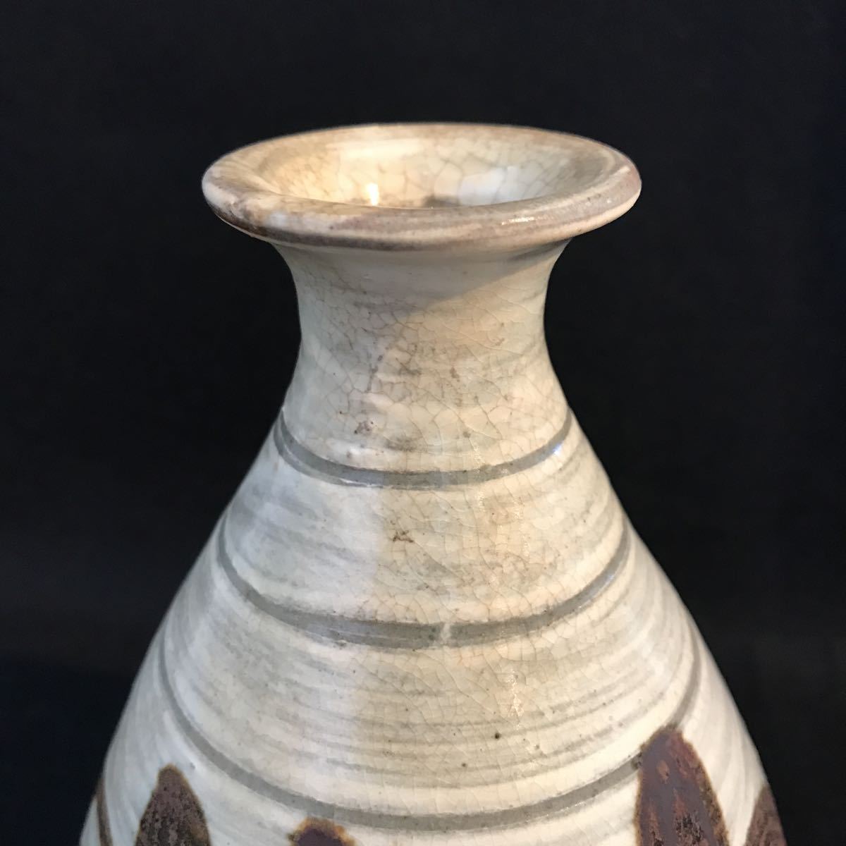 李朝 粉青沙 刷毛目 鉄絵 唐草文 瓶 32 壺 徳利 コレクター