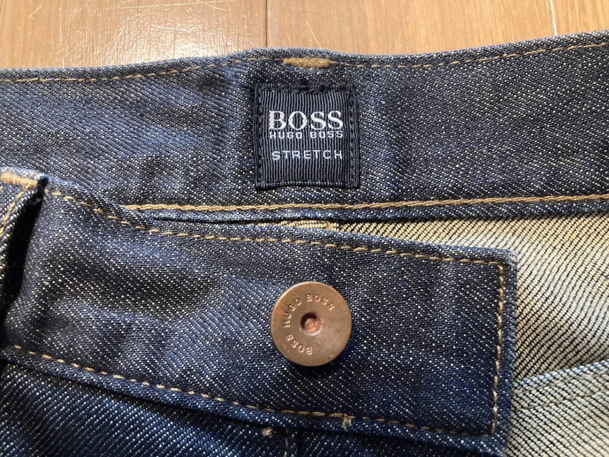 ★美中古 HUGO BOSS ヒューゴボス サイドライン入り ストレッチ デニムパンツ 30 ルーマニア製 ボス ダークネイビー ブラック系 ジーンズ_画像4