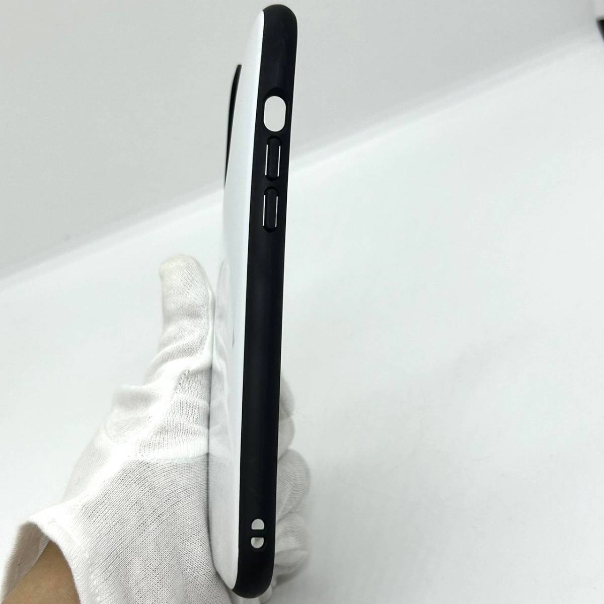 7360★gourmandise グルマンディーズ スマホケース iPhone13pro max gourmandise 白 ホワイト 未使用品 IIIIfit イーフィット カバー 携帯