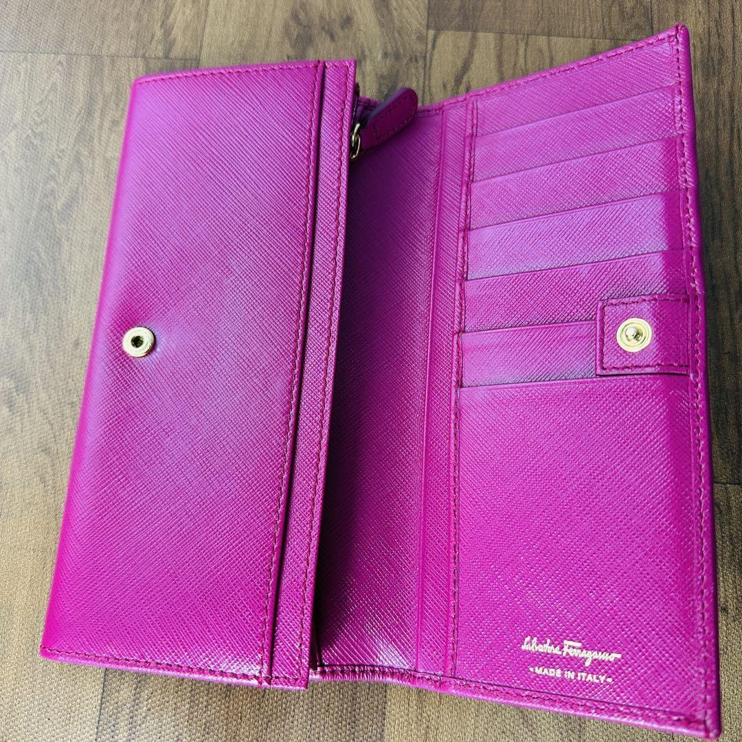 １円～【美品】フェラガモ 2つ折り 長財布 ダブルガンチーニ ピンク　Ferragamo イタリア　ロゴ刻印 Italy ウォレット Wallet IY-22C820_画像8