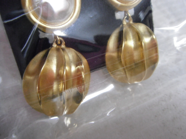  unused goods GIVENCHY Givenchy Gold color earrings accessory fake pearl non-standard-sized mail nationwide equal 140 jpy B1-a