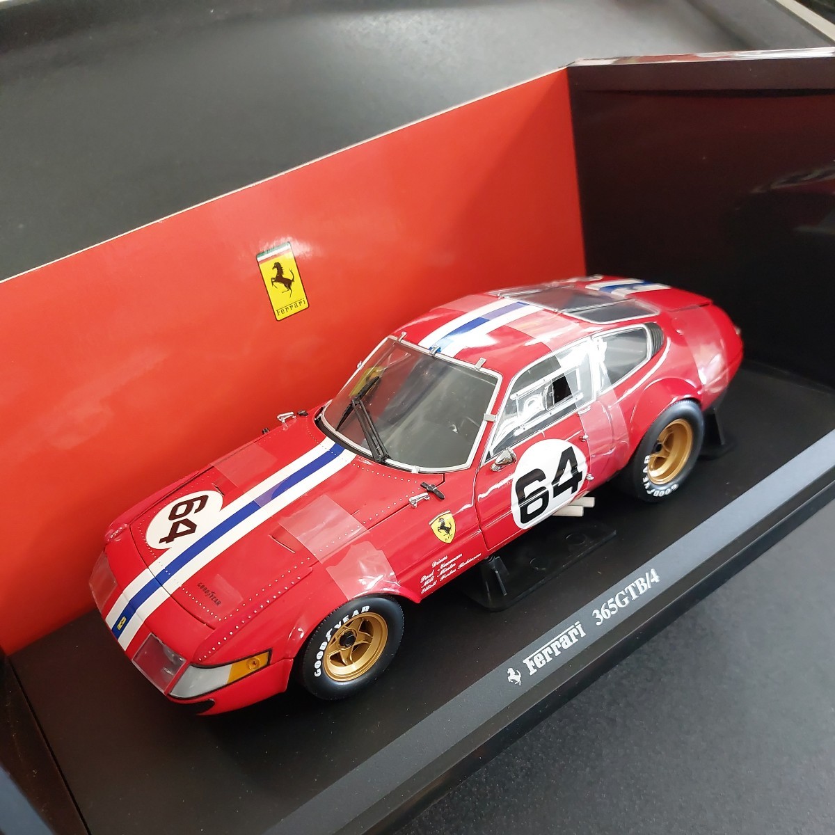 ◆京商1/18スケール　フェラーリ365GTB/4 デイトナ、コンペティツィオーネ【レッドNo.64】難あり箱に経年劣化、透明部分剥がれあります、