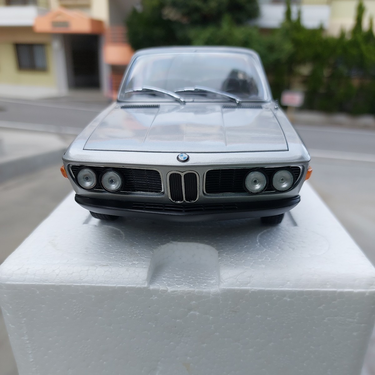 入荷中 ◇ミニチャンプス 1974年 1/18スケールBMW3.0CSL 入荷中 ◇ミニチャンプス 1974年 1/18スケールBMW3.0CSL