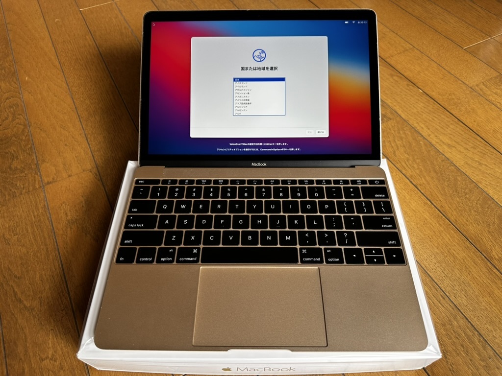 MacBook (Retina, 12-inch, Early 2015) Model No: A1534 Gold 1.2GHz/8GB/512GB USキーボード　廃番