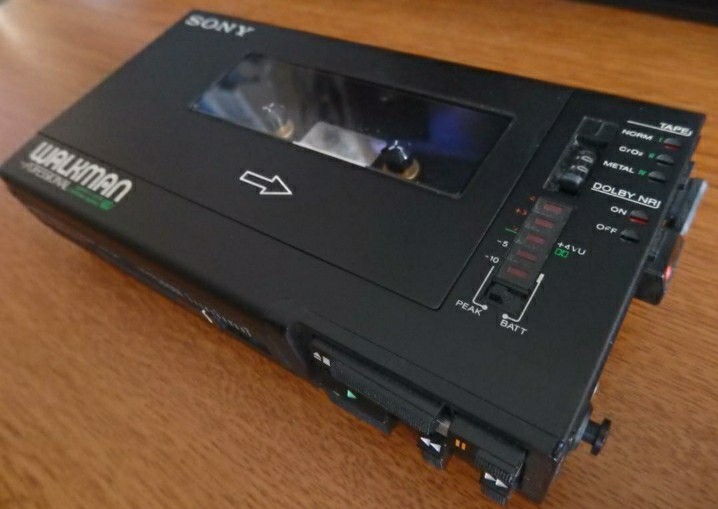 世界有名な SONY WALKMAN 美品 WM-D6C カセットウォークマン ソニー