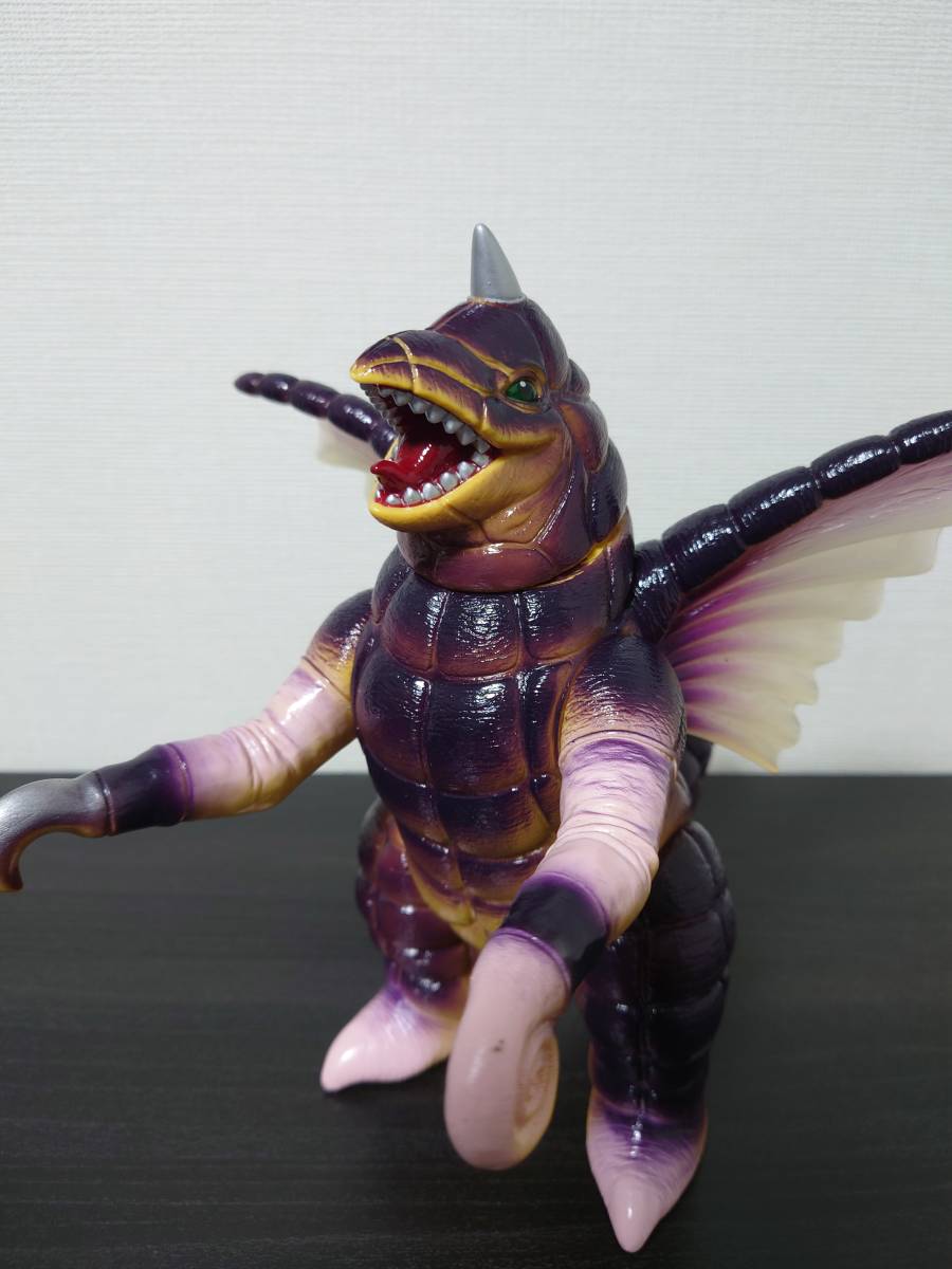 楳図かずお版ウルトラマン ソフビ 「ドラコ フィ...+sobrape.com.br
