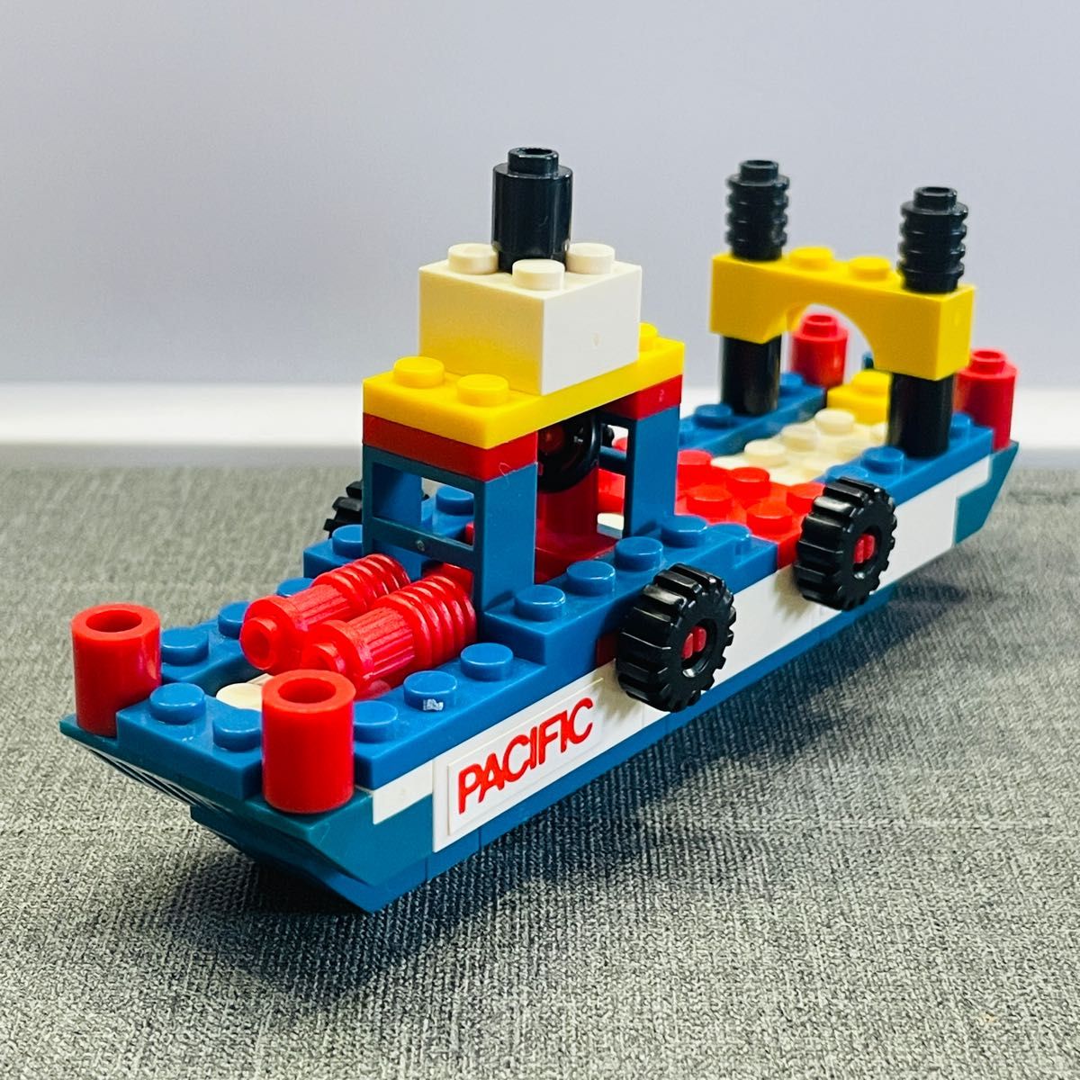 coko ブロックの機関車と船のセット