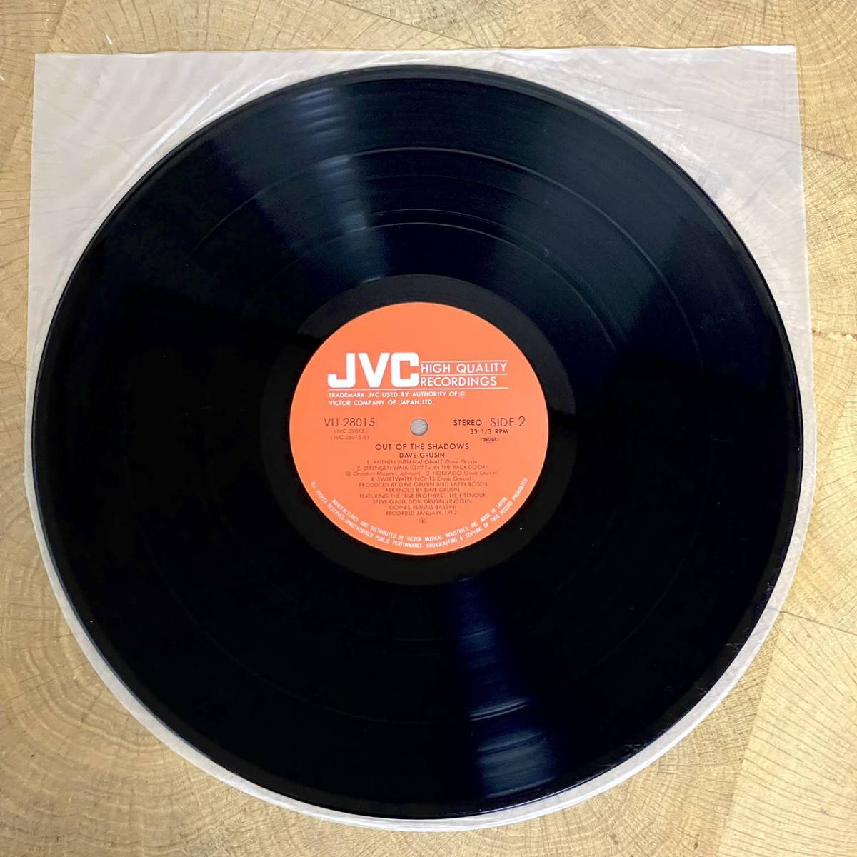 視聴確認済 レコード/LP JAZZ FUSION DAVE GRUSIN/デイブ・グルーシン OUT OF THE SHADOWS/アウト・オブ・ザ・シャドウズ VIJ-28015_画像6
