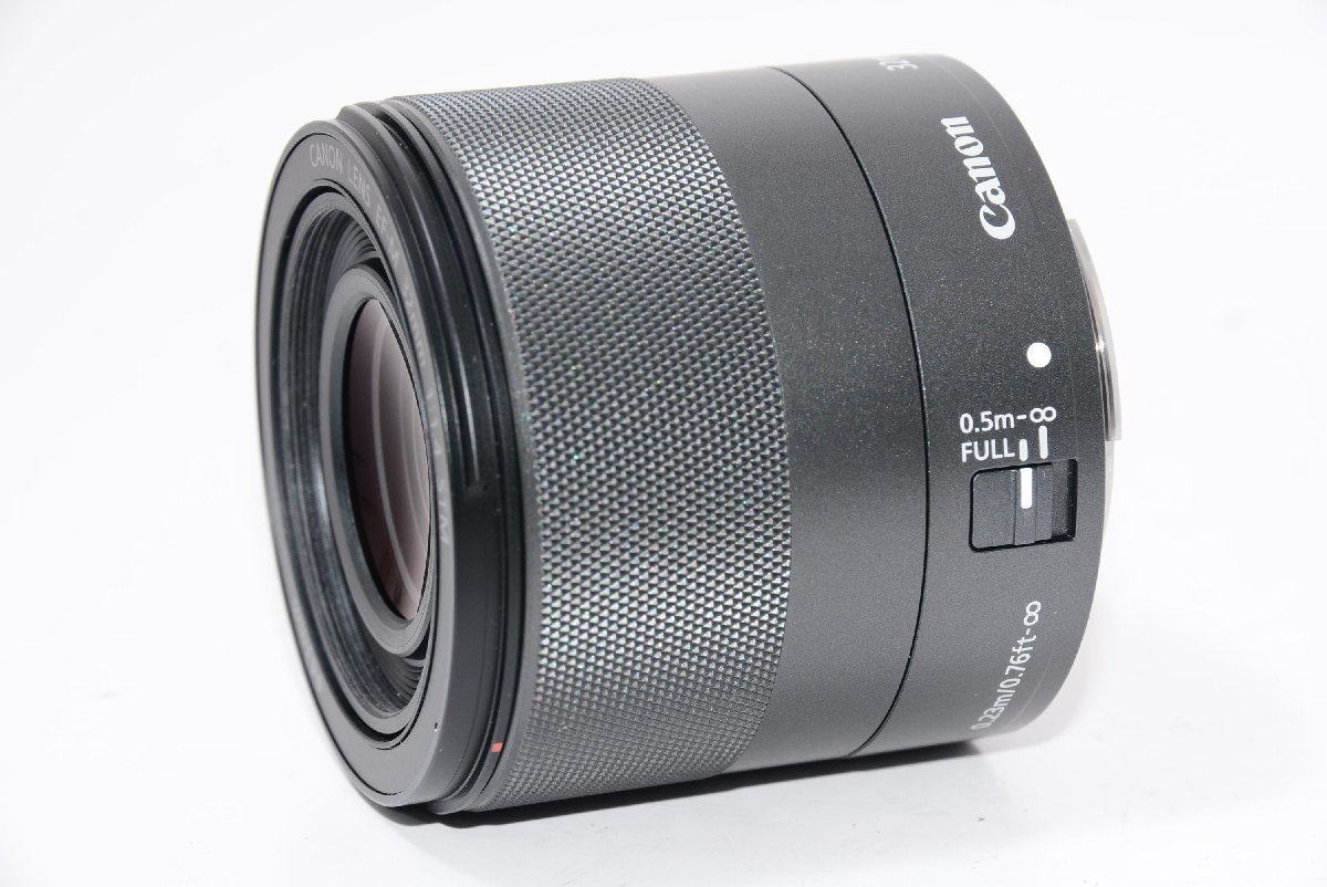 【外観ほぼ新品】Canon キヤノン 単焦点レンズ EF-M32mm F1.4 STM ミラーレス一眼対応 ブラック 全長56.5mm EF-M3214STM